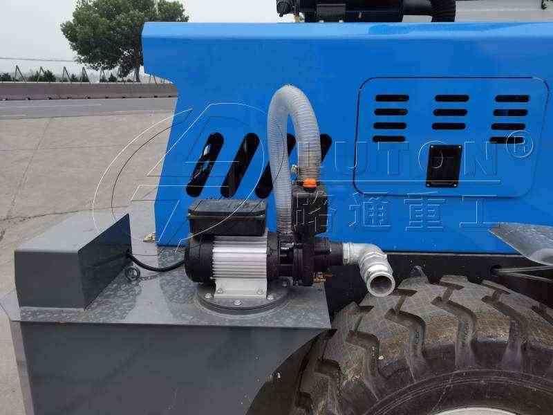 water pump of luton self loading concrete mixer