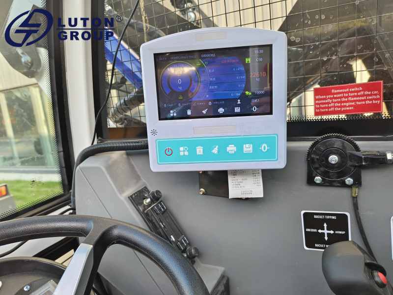 display screen of self loading mixer truck