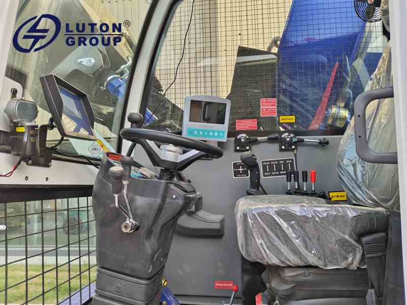 driving cab of self loading concrete mixer truck