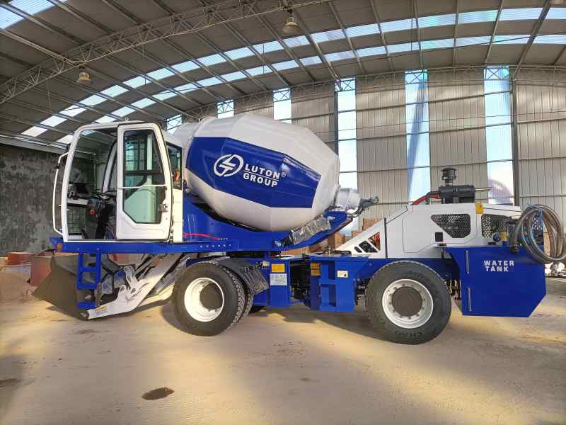 self loading concrete mixer truck of LUTON GROUP